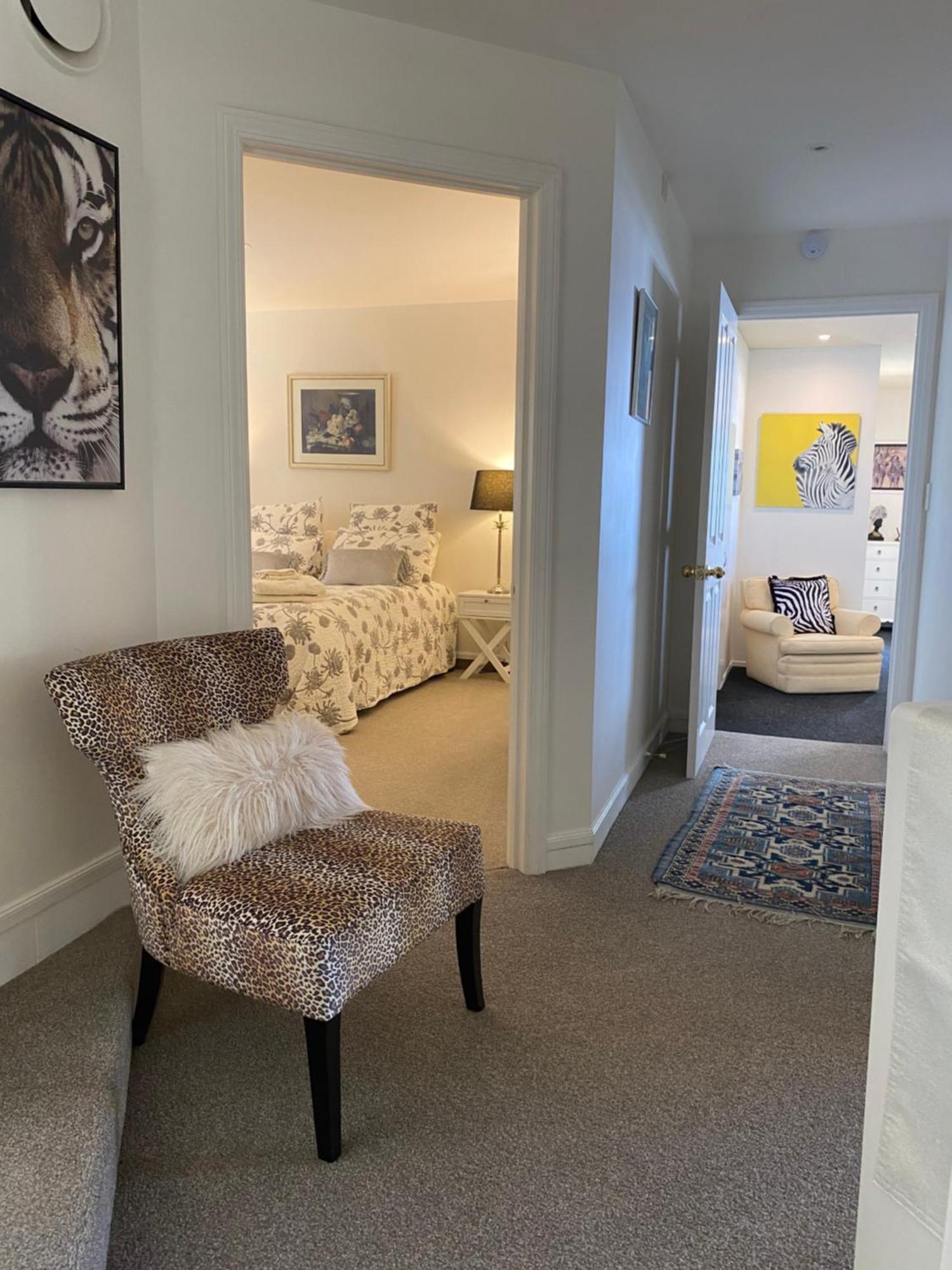 Maison Blue - Chic Garden Apartment Napier Bagian luar foto