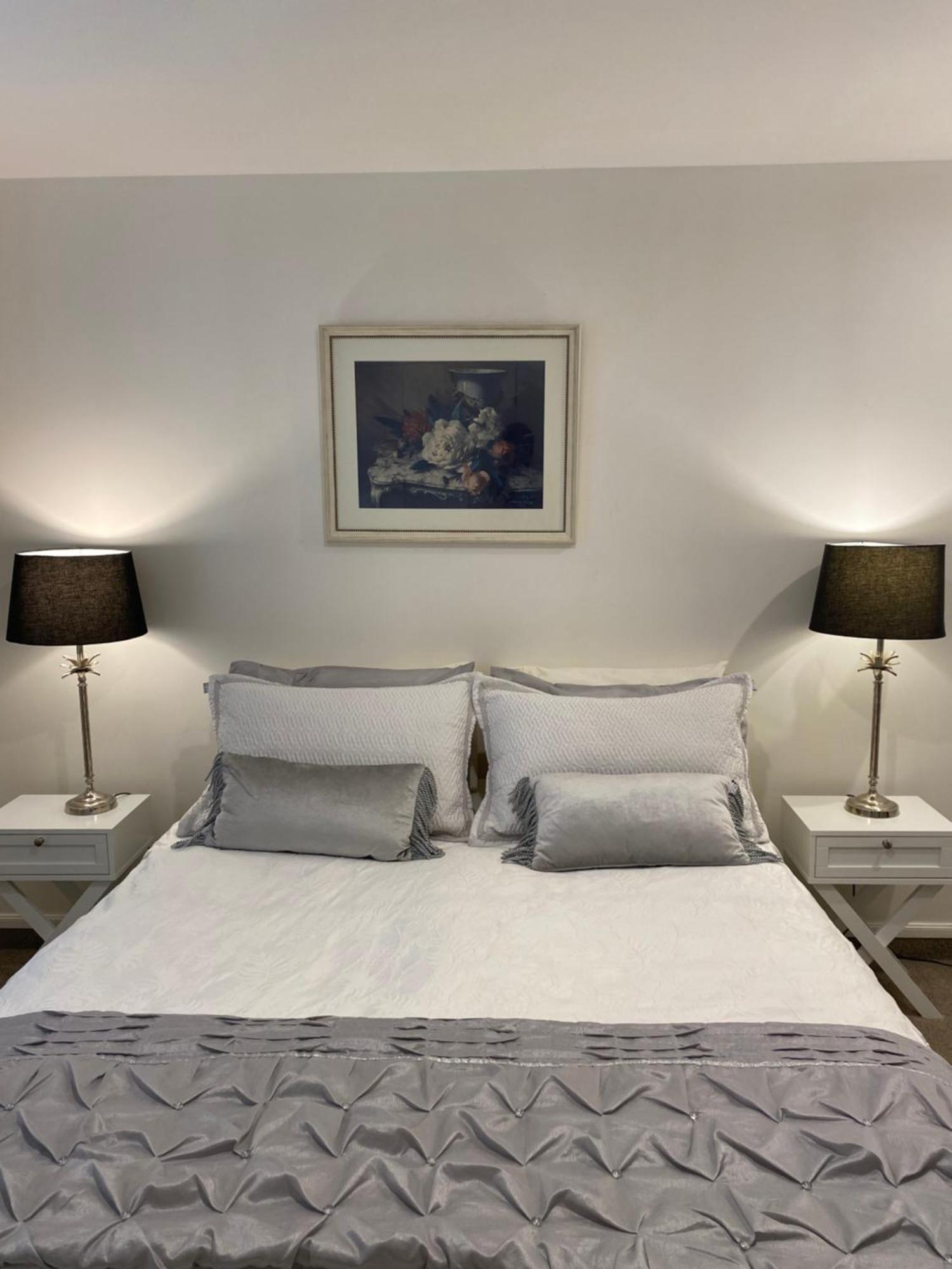 Maison Blue - Chic Garden Apartment Napier Bagian luar foto
